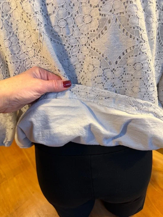 J. Jill Romantic Lace Overlay Blouse Light Gray Medium (VGUC) - Picture 9 of 13